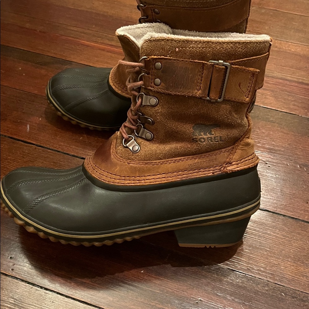 Sorel Winter Boots size 9 - Picture 6 of 9